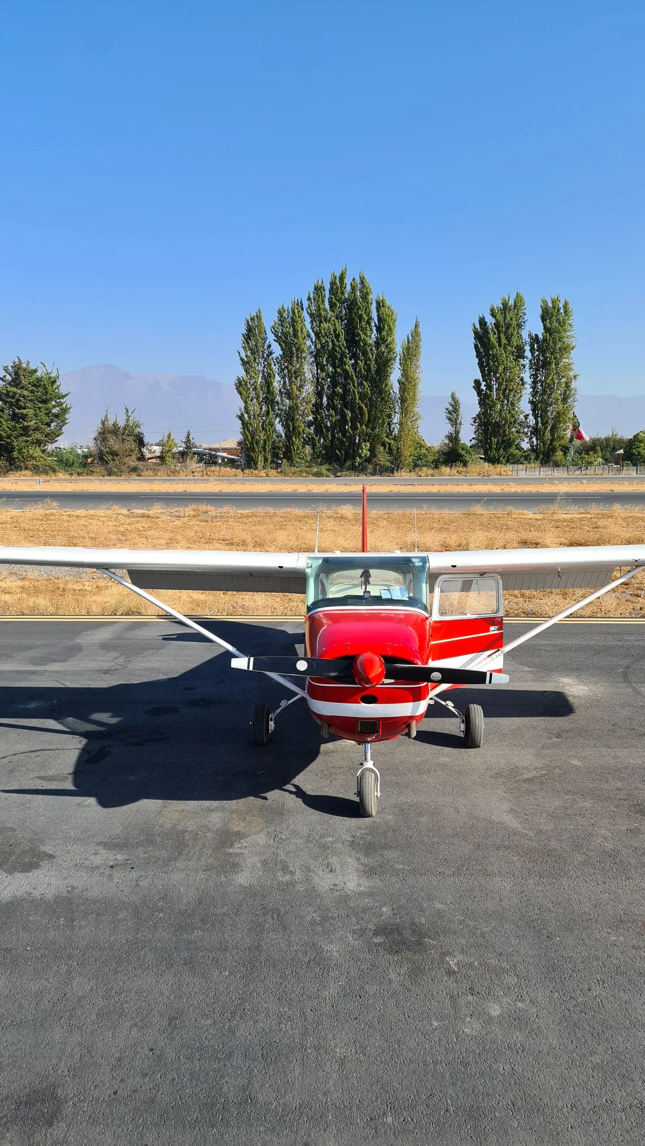 Aeronave monomotora de treinamento
